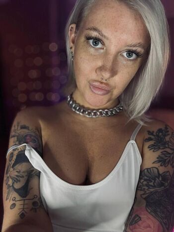 Full leaked Tykioty miley private photo