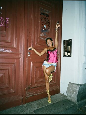 Full leaked Tyla private photo