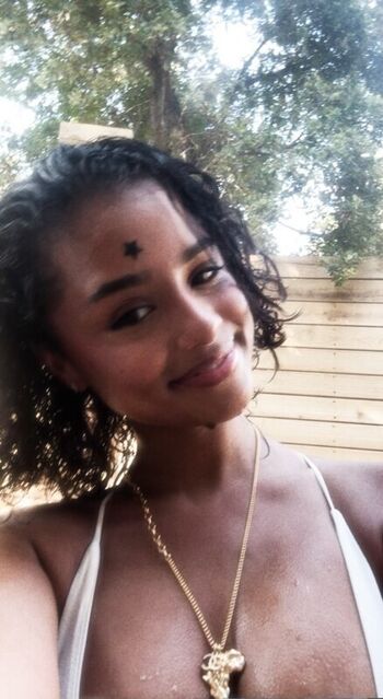 Full leaked Tyla page private photo