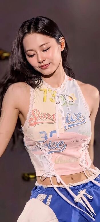 Full leaked Tzuyu private photo