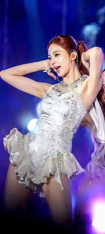 Full leaked Tzuyu private photo