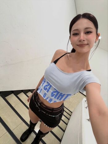 Full leaked Tzuyu private photo