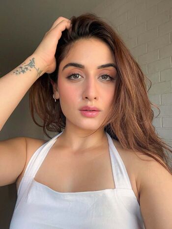 Full leaked Uditi singh private photo