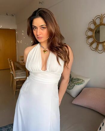 Full leaked Uditi singh private photo