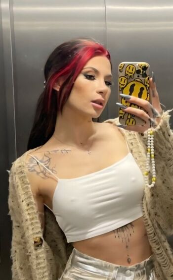 Full leaked Uki q page private onlyfans photo