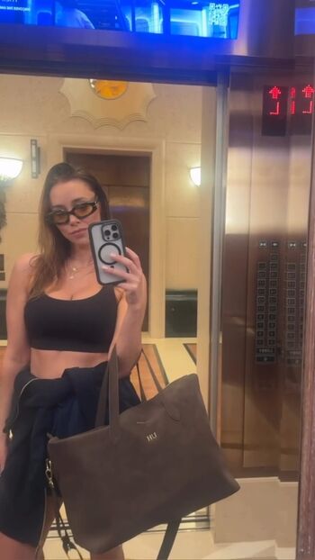 Full leaked Una healy private onlyfans photo