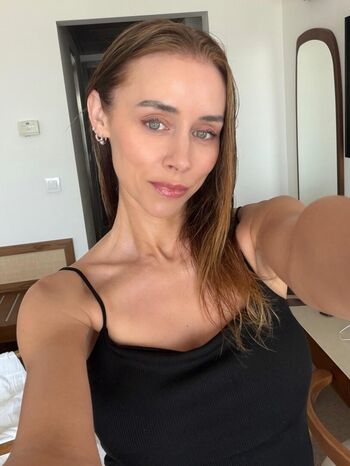 Full leaked Una healy private photo