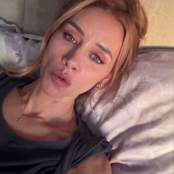 Full leaked Una healy private photo