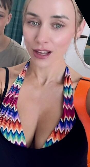 Full leaked Una healy private photo