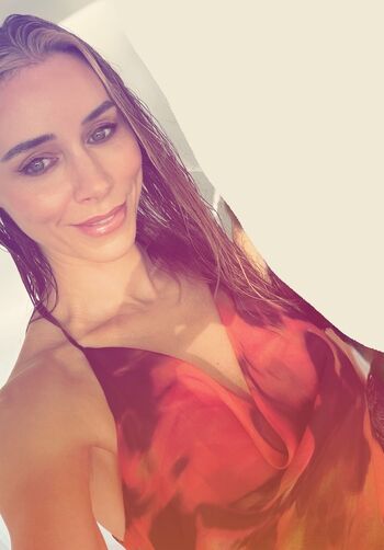 Full leaked Una healy private photo