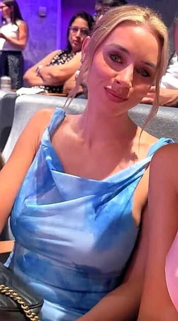 Full leaked Una healy private photo