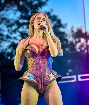 Full leaked Una healy private photo