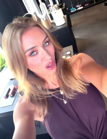 Full leaked Una healy page private photo