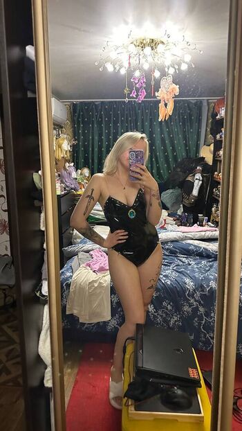 Full leaked Unhappy pay page private photo