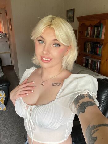 Full leaked Upmyallie private onlyfans photo