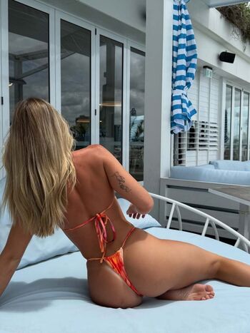 Full leaked Urfavaussiegirl private onlyfans photo