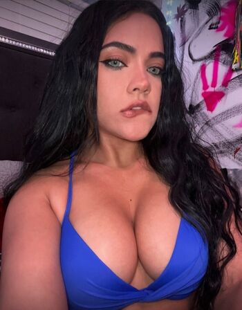 Full leaked Urfavlatiina private onlyfans photo