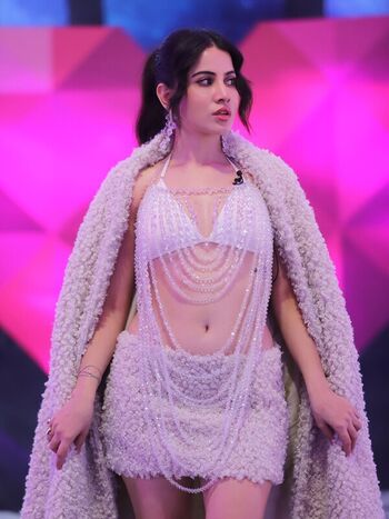 Full leaked Urfi javed private photo