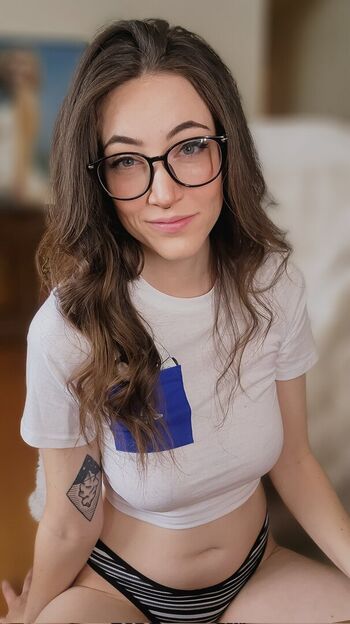 Full leaked Urhappywaifu private onlyfans photo