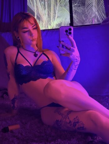 Full leaked Urmanicpixiedreamgirl private onlyfans photo