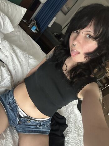 Full leaked Urwhitegf private photo