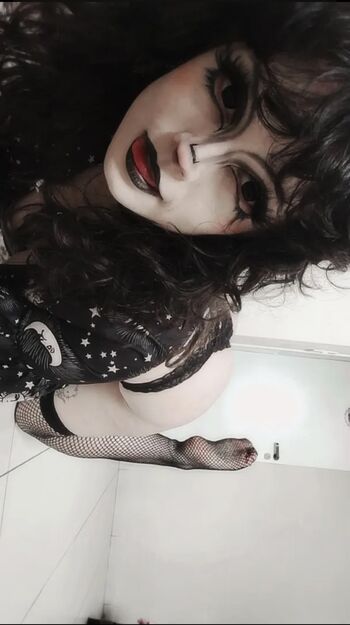 Full leaked Usagiisenshi private onlyfans photo