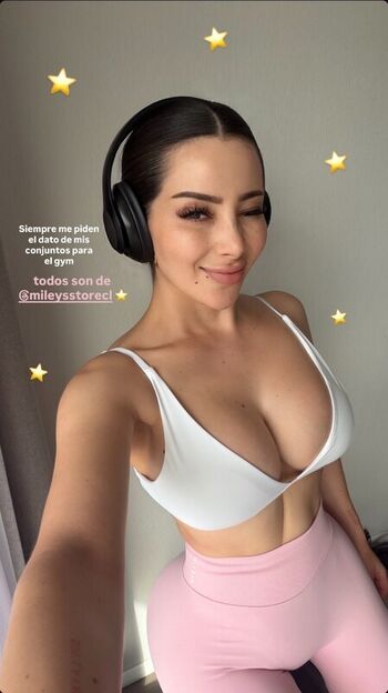 Full leaked Vaimonroe private photo