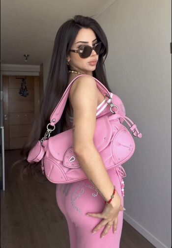 Full leaked Vaimonroe private photo