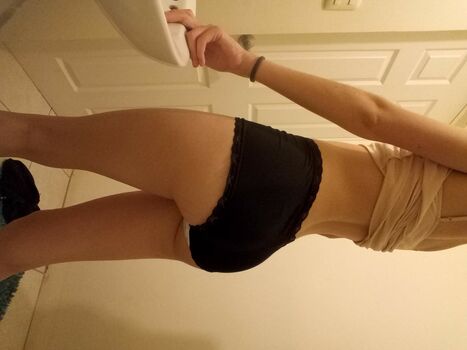 Full leaked Valecast private onlyfans photo