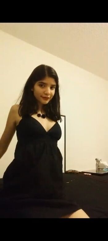 Full leaked Valecast private photo
