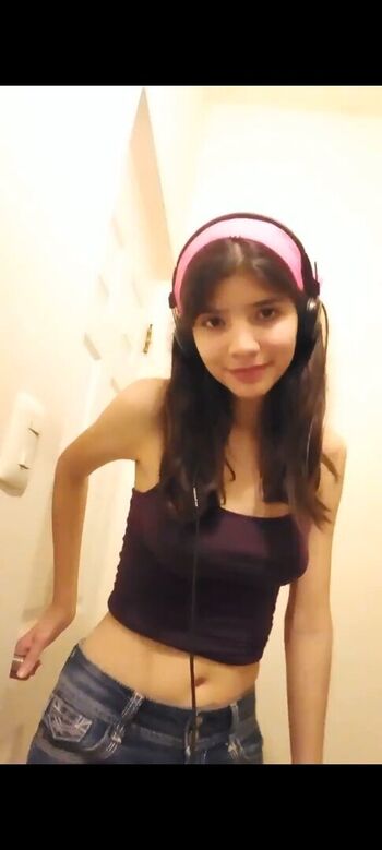 Full leaked Valecast private photo