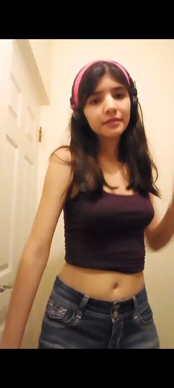 Full leaked Valecast private photo