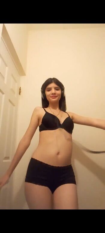 Full leaked Valecast private photo