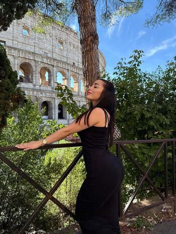 Full leaked Valentinaraceli private onlyfans photo