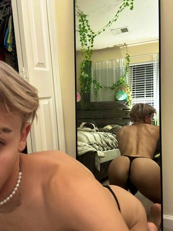 Full leaked Valentino aston page private onlyfans photo