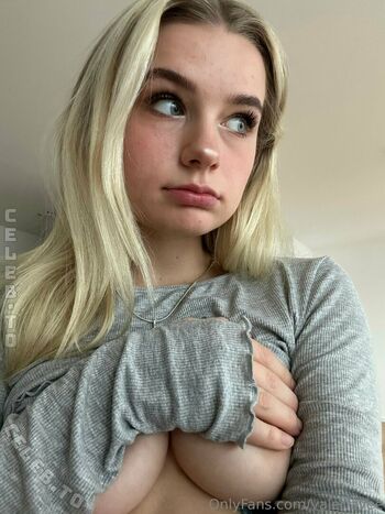 Full leaked Valeriavee private photo