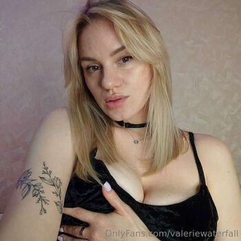 Full leaked Valerie waterfall private photo