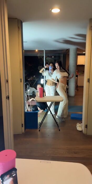 Full leaked Valerie wine private photo