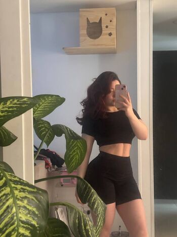 Full leaked Valerie private photo