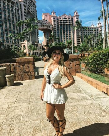 Full leaked Valeriemikos private photo