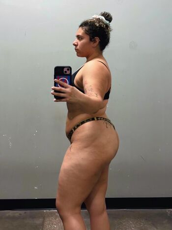 Full leaked Valeriezun private onlyfans photo