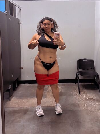 Full leaked Valeriezun private photo