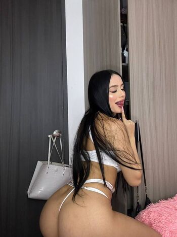 Full leaked Valeryrojo private photo