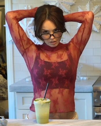 Full leaked Valkyrae page private photo