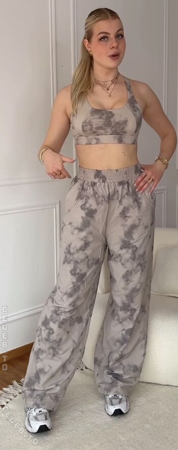 Full leaked Vallixpauline private onlyfans photo