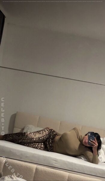 Full leaked Valonaash page private onlyfans photo