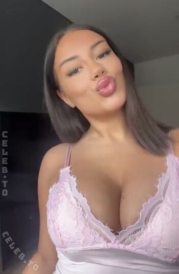 Full leaked Valonaash page private onlyfans photo