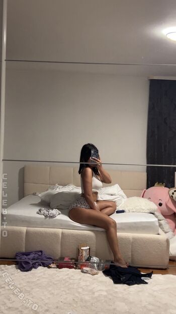 Full leaked Valonaash page private onlyfans photo