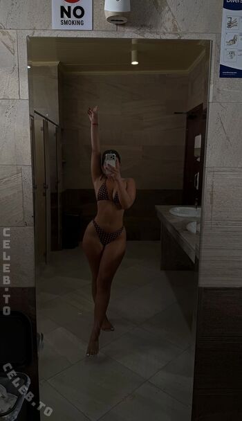 Full leaked Valonaash private photo