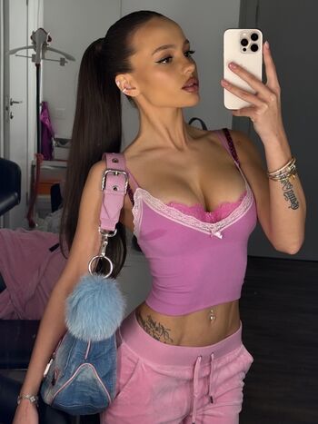 Full leaked Valya karnaval page private photo